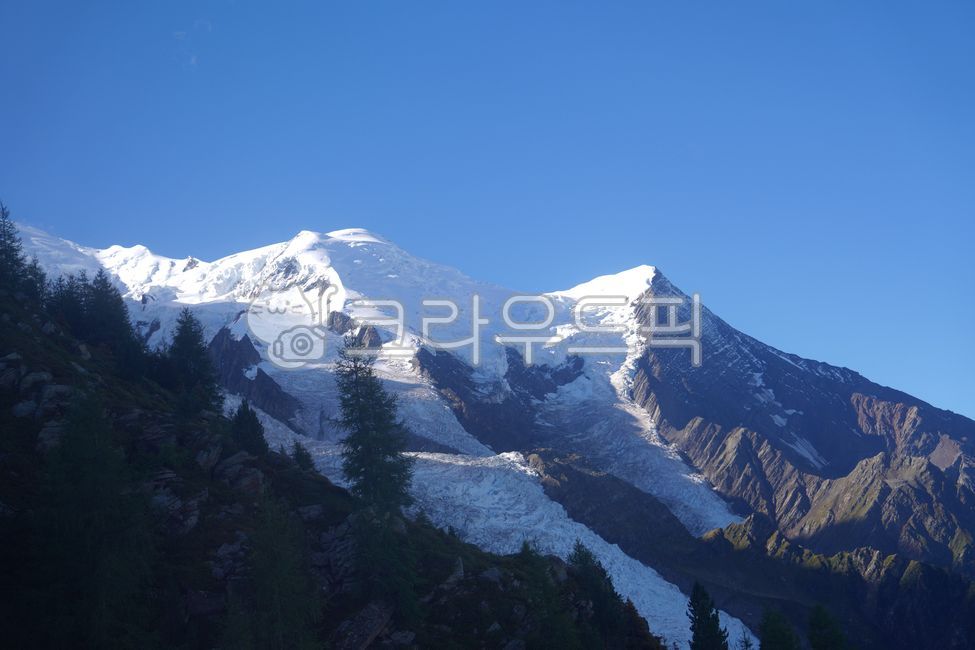 mountainrange,Aguidi Midi,alps,nature,tree,icecap,ice,mountain range,Chamonix,mountain,Mont Blanc,outdoors,Annecy,france,glacier