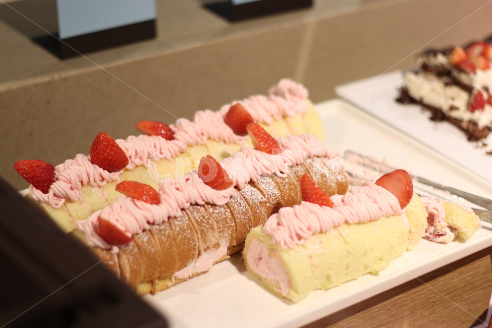 디저트,딸기빵,빵,초콜릿,롤케이크,롤케익,sweets,food,음식,confectionery,과자,음식,식재료,요리,food,cook,meal,dishes,food reserves,디저트,간식,후식,dessert,snack
