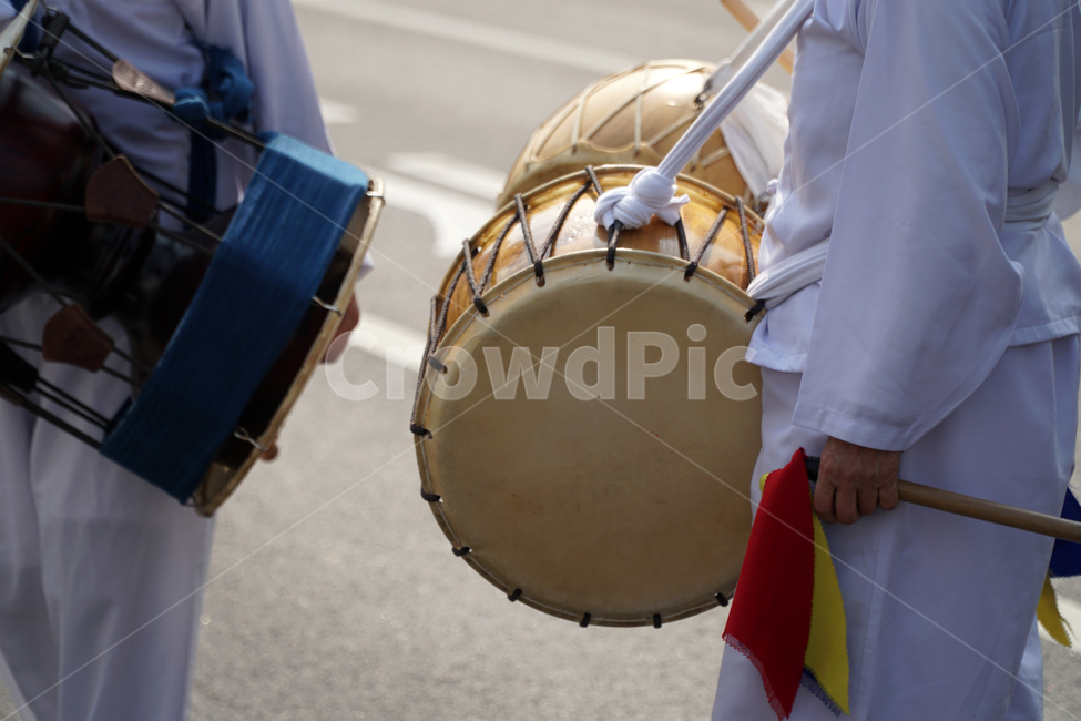 북,악기,전통음악,전통악기,농악,사물놀이,국악,예술,문화,아트,art,music,instrument,musical,musicalinstrument,공연,전통공연,연주,한복,사람,한국인,korean,people,한국,코리아,대한민국,korea,민족,전통,한국전통,한국문화,korean traditional,korean culture,사람,인물,인간,human,person,신체일부,몸,body,악기,음향기기,musical instrument,musical equipment