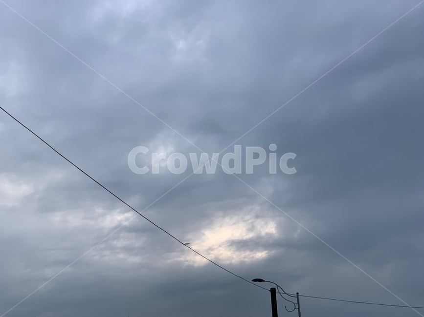 배경,감성,하늘,햇살,구름,빛,전깃줄,날씨,weather,자연,nature,cloud,sky