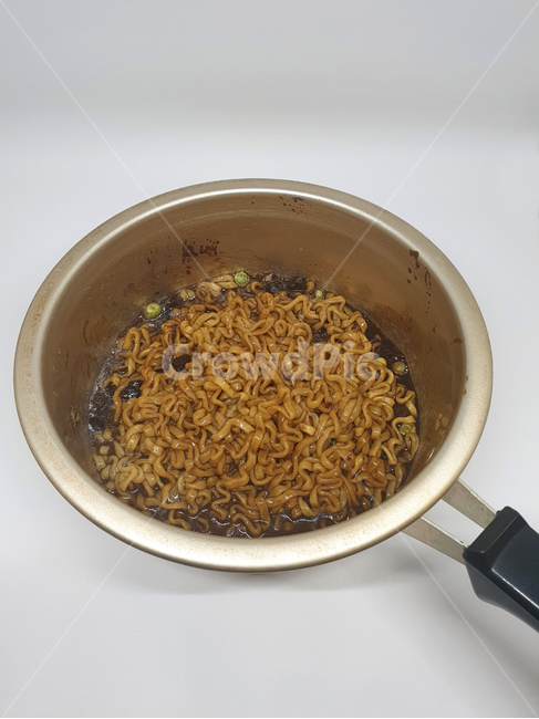 냄비,요리,레시피,recipe,cook,조리,조리도구,요리도구,라면,짜장면,인스턴트식품,식품,인스턴트,맛있는,짜장,젓가락,나무젓가락,chopsticks,푸드,food,끼니,짜파게티,음식,식재료,요리,food,cook,meal,dishes,food reserves,면류,면요리,noodles