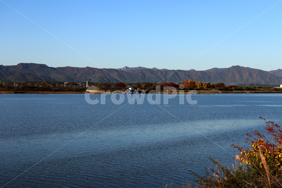 호수,lake,자연,nature,산,mountain,풍경,landscape,하늘,파란하늘,bluesky,감성,자연,풍경,nature,landscape,outdoors,옥외,land,땅,water,물,ocean,대양,sea,바다,shoreline,해안선