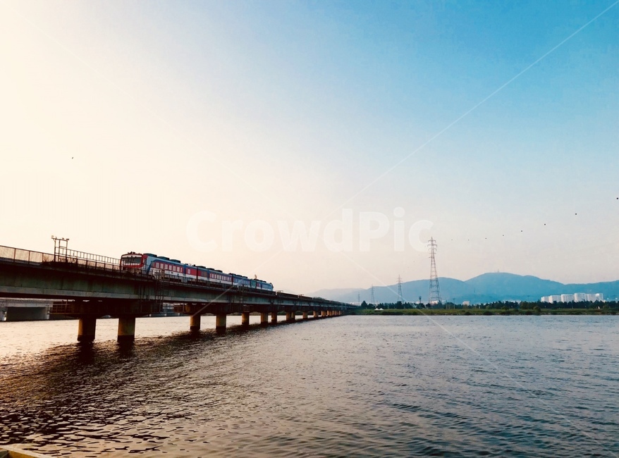 강,기차,다리,풍경,그라데이션,자연,풍경,nature,landscape,water,물,waterfront,워터 프론트,pier,교각,port,포트
