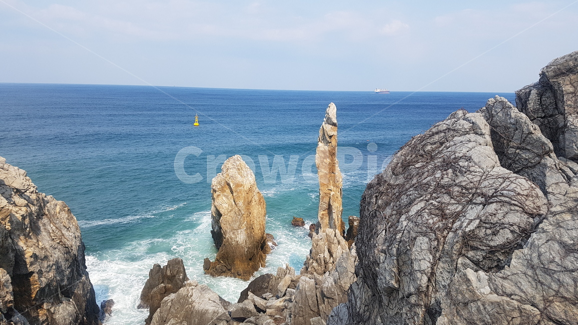 추암촛대바위,기암괴석,바다의돌,바다돌산,바다