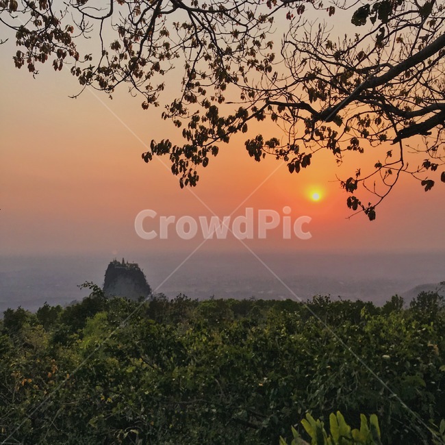 미얀마,뽀빠산,바간,myanmar,bagan,nature,자연,sunset,일몰,dawn,sky,하늘,redsky,붉은하늘,자연,풍경,nature,landscape