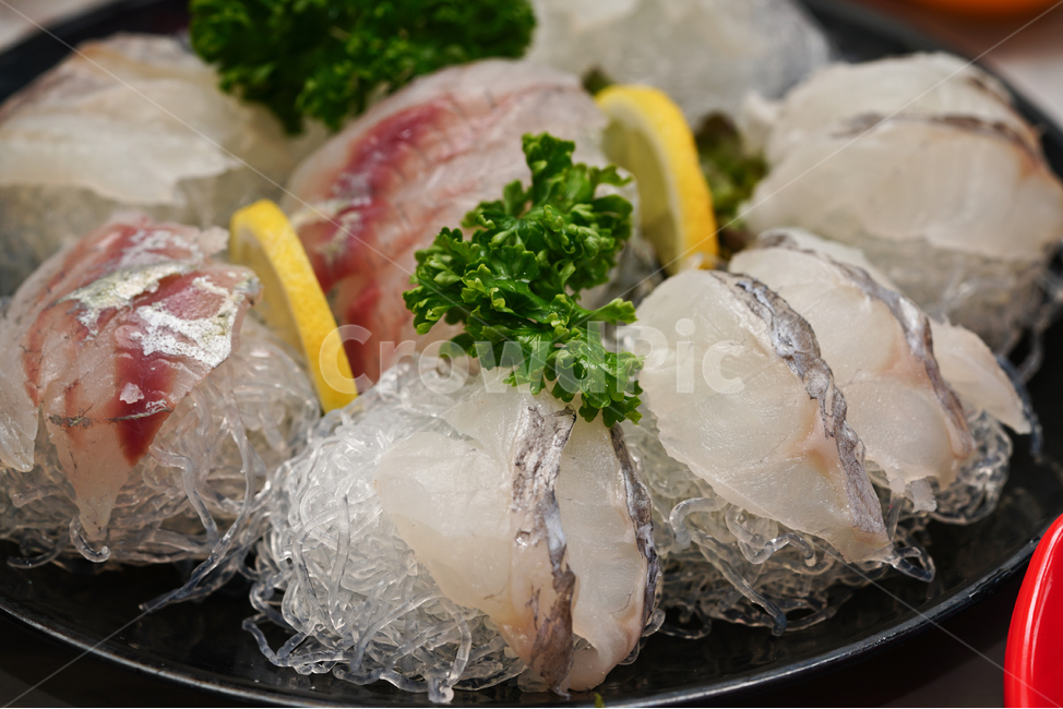 회,횟감,생선,fish,안주,먹거리,푸드,음식,술안주,살점,레몬,야채,음식,식재료,요리,food,cook,meal,dishes,food reserves,수산물,해산물,fishery products,seafood