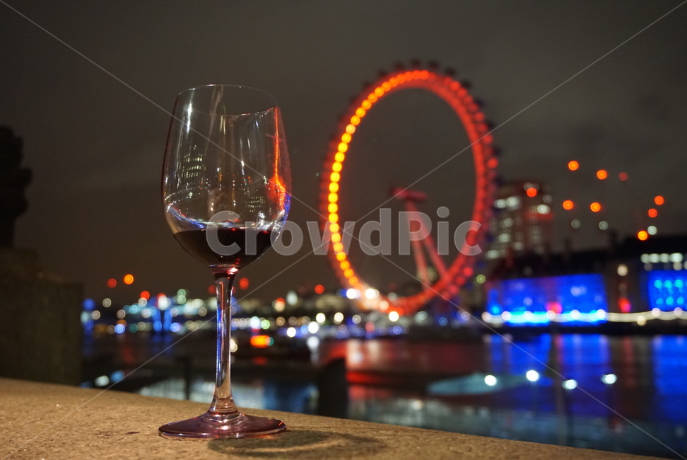 와인,낭만,런던아이,로맨스,야경,분위기,밤,밤풍경,유럽,영국,london,uk,보케,코카콜라,야경,밤,풍경,nightscape,night,landscape,술,주류,alcohol,glass,유리,goblet,고블릿