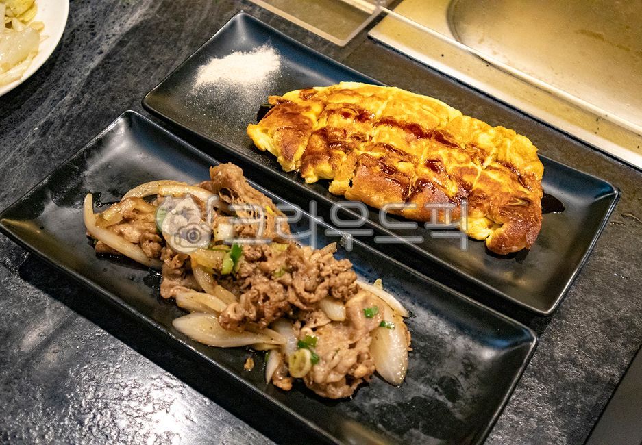 오믈렛,오물렛,불고기,불고기볶음,돼지고기볶음,제육볶음,철판요리,철판볶음,고기,육류,계란요리