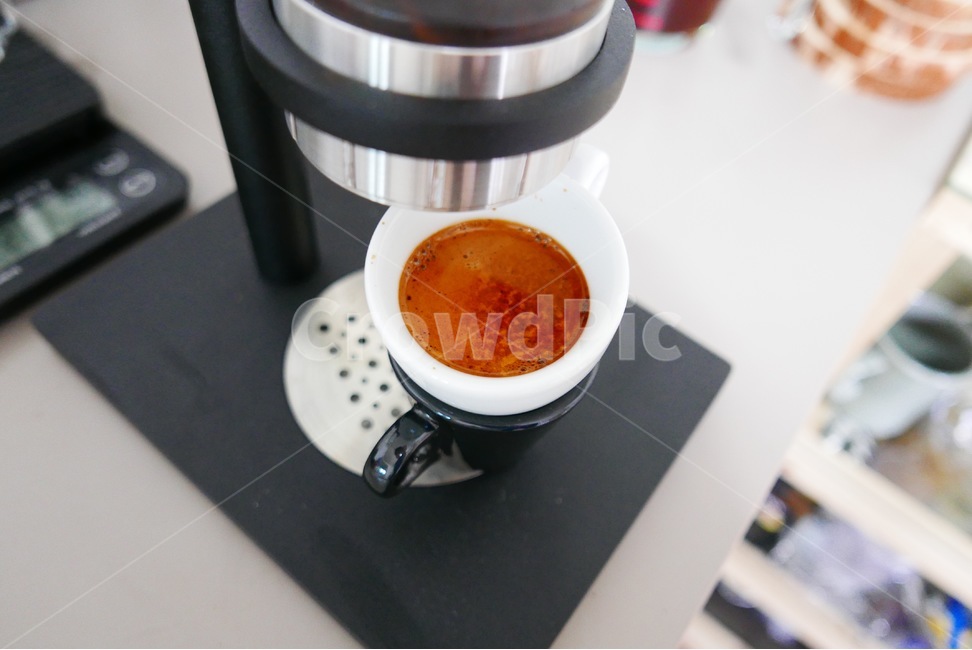 홈카페,커피,원두,espresso,에스프레소,수동머신,수동에스프레소머신,커피,카페,coffee,cafe