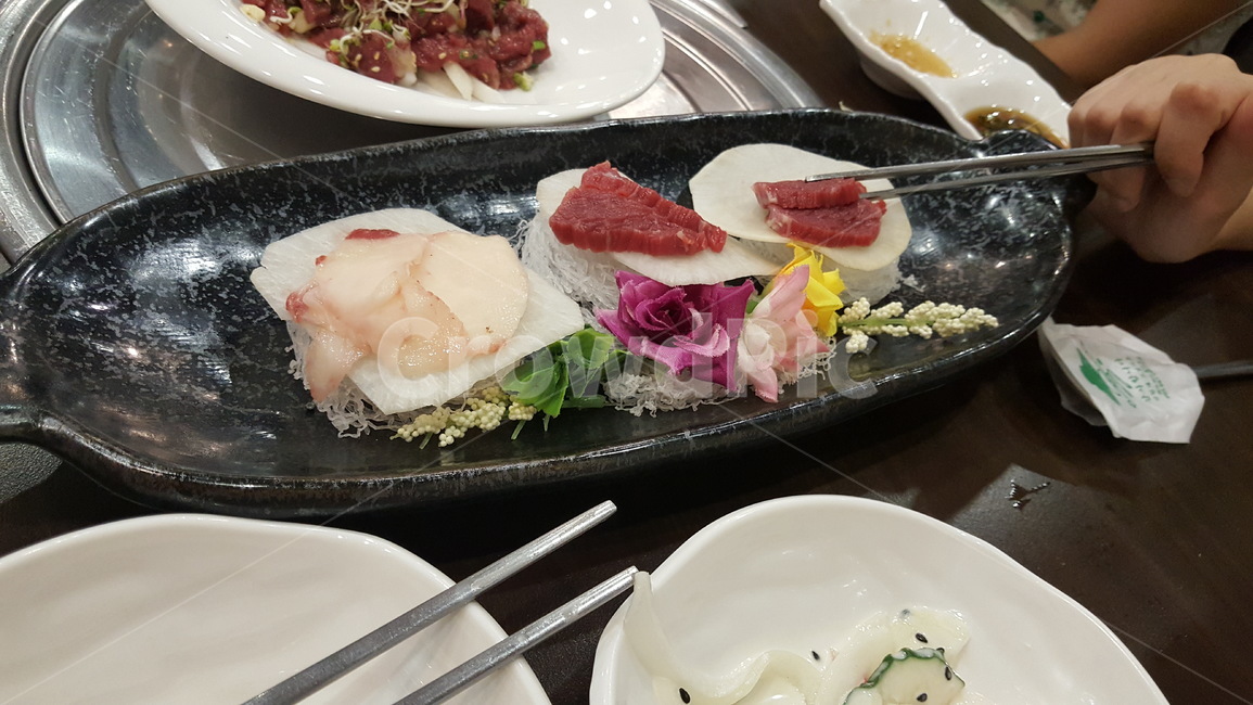 말고기,고기,육류,생고기,육회와사시미,요리,음식