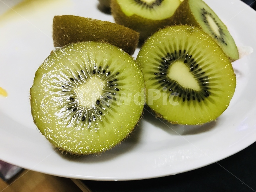 kiwi,키위,과일,녹색,fruit,과일,열매,fruit