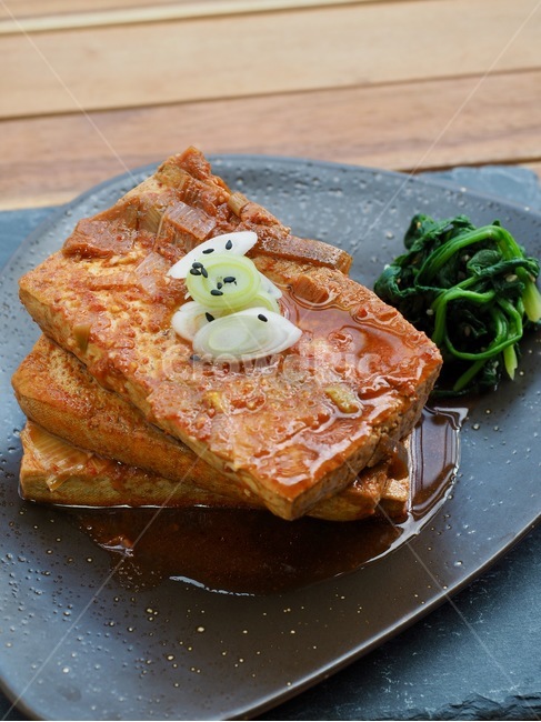 두부,두부요리,두부간장조림,파,한국음식,식품,한식,한국문화,음식,한국,배경,음식문화,웰빙,문화,아시아,아시아음식,접시,전통,tofu,tofusoysauce,wave,koreanfood,korean,koreanculture,food,korea,backgrounds,wellbeing,culture,asia,asianfood,dish,tradition,한국전통,koreantradition,음식,식재료,요리,food,cook,meal,dishes,food reserves,한식,한국음식,한국요리,korean food,korean dishes,korean meal,korean cook