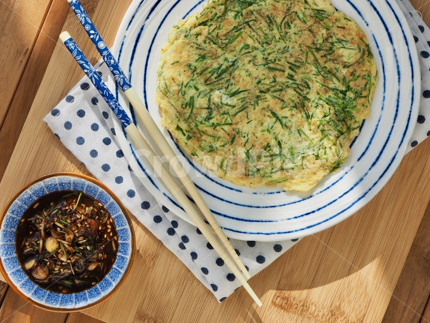 부침개,부추부침개,한국,한국음식,아시아음식,음식,배경,부추,koreanpancake,chivespancake,korea,koreanfood,asianfood,food,background,chives,음식,식재료,요리,food,cook,meal,dishes,food reserves,한식,한국음식,한국요리,korean food,korean dishes,korean meal,korean cook