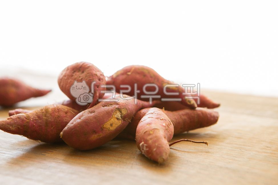 chestnut sweet potato,sweet potato,Fresh sweet potatoes,Pumpkin Sweet Potato,vegetable,food,seasonal food,fall food ingredients,Roasted Sweet Potato,Beni Haruka,autumn,diet food,Seasonal ingredients