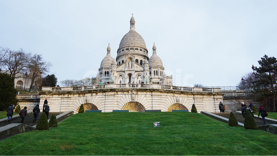 montmartre,프랑스,파리,해외,외국,몽마르뜨,몽마르뜨언덕,사크레,사크레쾨르,대성당,성당,랜드마크,건물,교회,예수,예배,유럽,france,paris,landmark,landscape,building,god,church,jesus,랜드마크,landmark,tourist attraction,해외,외국,세계,foreign,oversea,world,세계랜드마크,해외랜드마크,외국랜드마크,world landmark,world tourist attraction,종교,신앙,religion,belief,faith,건축물,건물외관,exterior,building,structure,architecture,construction,dome,둥근 천장,grass,잔디,plant,식물