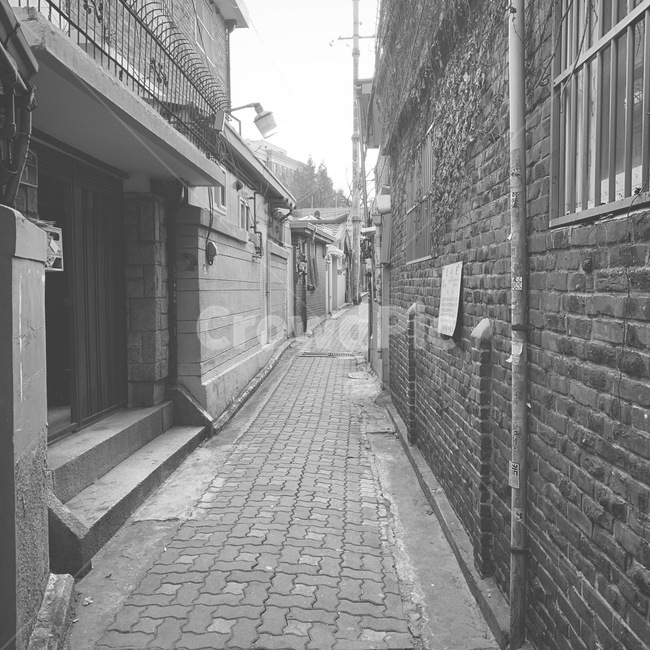 감성,배경,골목,건물,거리,시골,골목길,alley,흑백,모노톤,monochrome,black and white