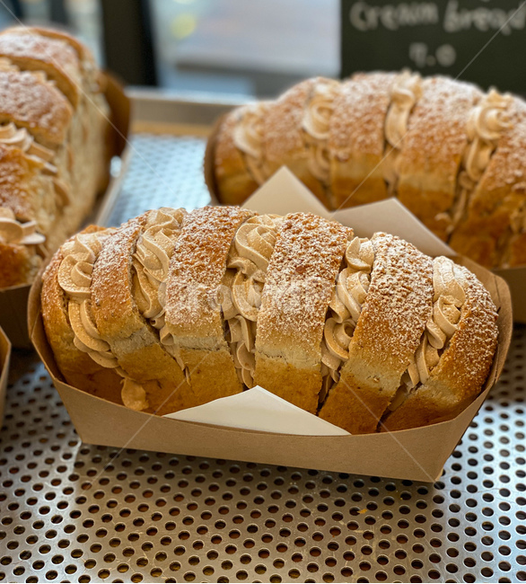 bread,빵,food,음식,크림,creme,모카,모카크림빵,카페,cafe,음식,식재료,요리,food,cook,meal,dishes,food reserves,빵,bread