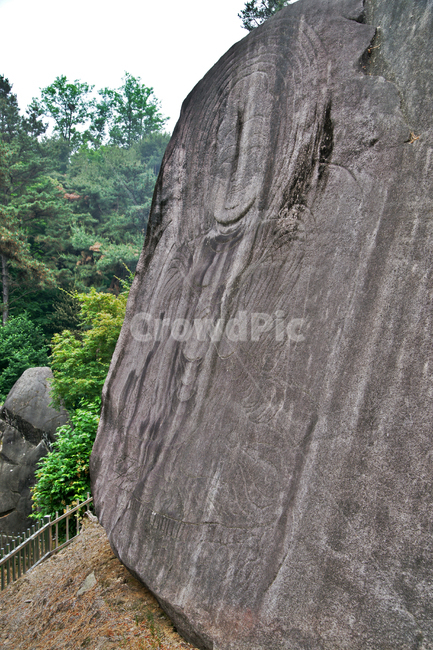 소고리마애여래좌상,고려시대,마애불,마옥상,불상,유형문화재,결가부좌,마애석불좌상,수인,전법륜인,화강암,소고리,이천