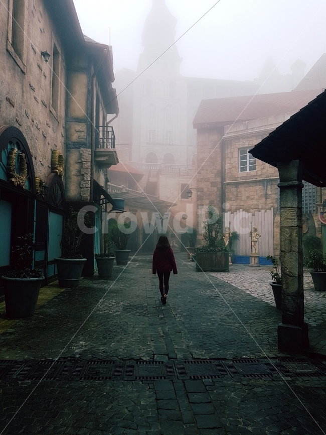 여행,베트남,나,여유로움,안갯속,풍경,차가움,홀로,도시,풍경,city,landscape,해외,외국,세계,foreign,oversea,world,사람,인물,인간,human,person,감정표현,기분,feeling,emotion,공포,호러,무서운,무서움,horror,terror,fear,고독함,외로움,쓸쓸함,우울함,슬픔,lonely,solitary,감성,sensible,path,통로,walkway,보도,sidewalk,pavement,포장,nature,자연