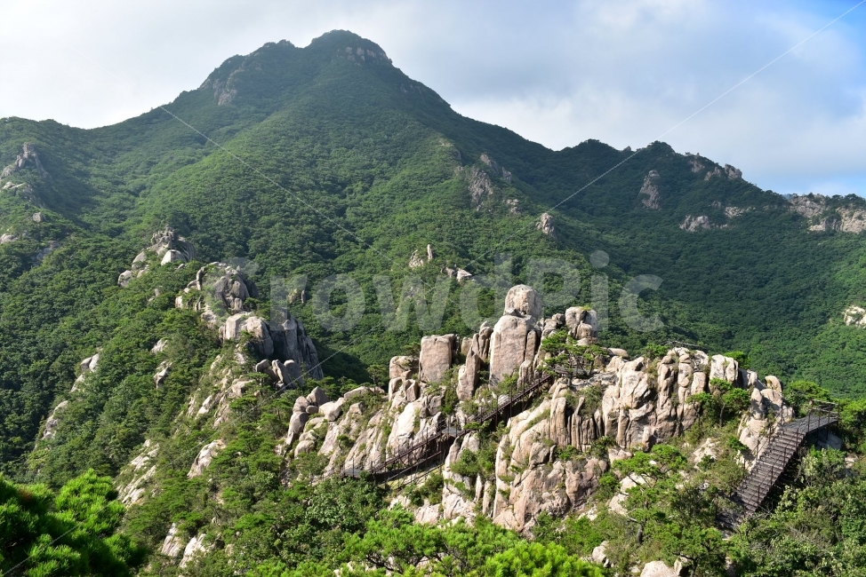 Wolchulsan Mountain,Amreunggil,Wolchulsan Mountain Secret View,Wolchulsan summer scenery,Cheonhwangbong Peak,Wolchulsan National Park,Amazing rock scenery,Yeongam,Sanseongdae Course