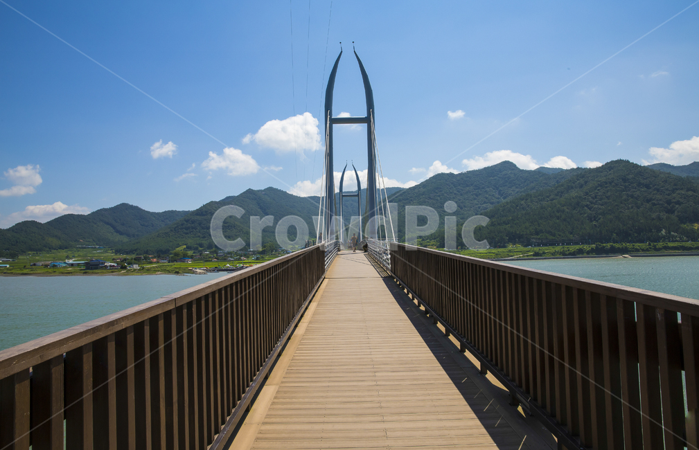 풍경,다리,출렁다리,흔들다리,현수교,가우도,선착장,하늘,구름,흰구름,바다,건축,bridge,sky,see,관광,강진