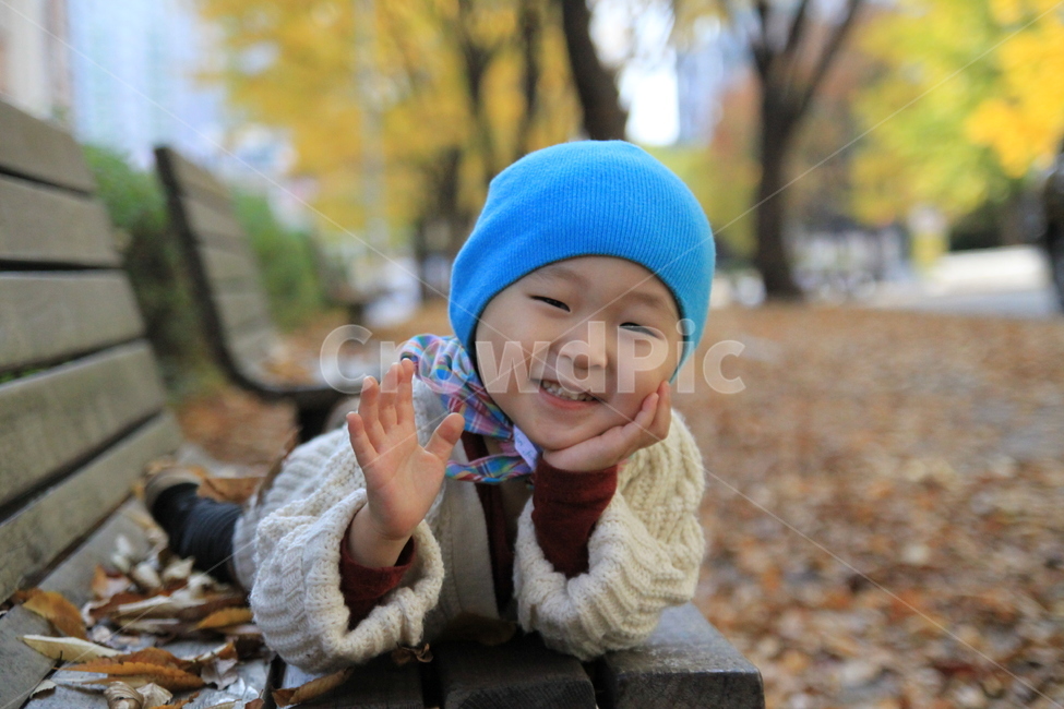 가을,남자아이,가을풍경,단풍,의류,clothing,의복,apparel,가을,계절,fall,autumn,season,사람,인물,인간,human,person,영유아,아기,애기,아이,infants,baby