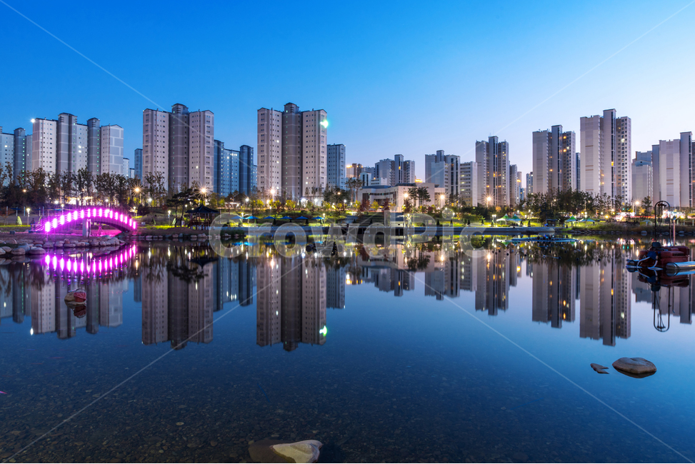 호수공원,한강신도시,구래동,도시야경,물,반영,매직아워,아파트,city,시티,urban,어반,town,도시,고층건물,highrise,건물,building,도시,풍경,city,landscape,한국도시풍경,한국도시경관,korea cityscape