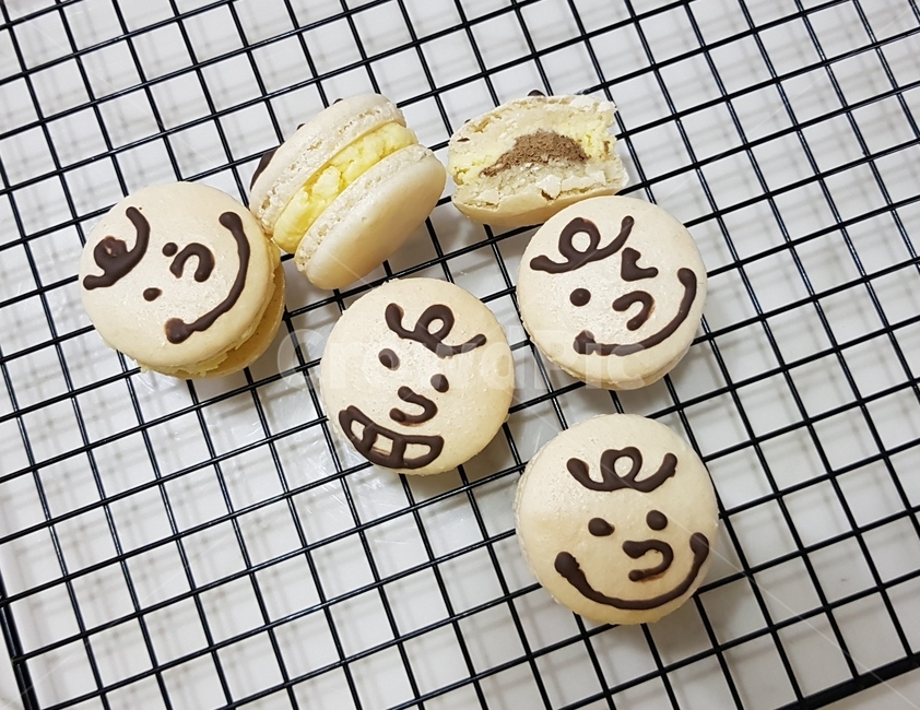 마카롱,케릭터마카롱,홈베이킹,카페라떼마카롱,초콜릿,음식,식재료,요리,food,cook,meal,dishes,food reserves,디저트,간식,후식,dessert,snack
