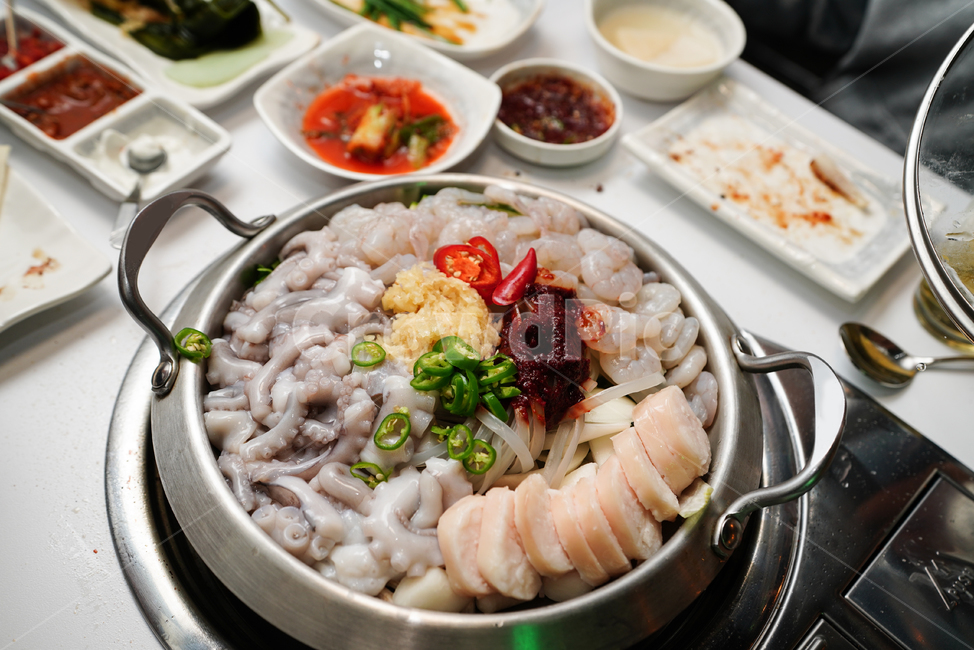 전골,한식,냄비,안주,먹거리,요리,식사,국물,meal,food,해물,음식