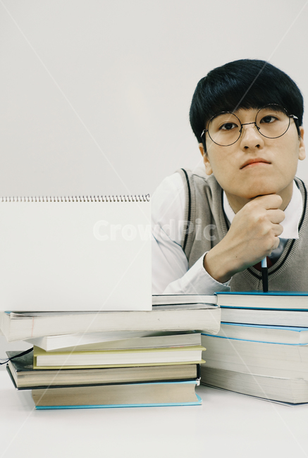 학교,시험,수능,학생,고등학생,남고생,고등학교,교복,test,고민,진로,수능시험,대입,입시,공부,수업,학업,사람,인물,인간,human,person,얼굴표정,facial expression,face,남성,남자,man,male,교육,학교,공부,education,learning,study,school
