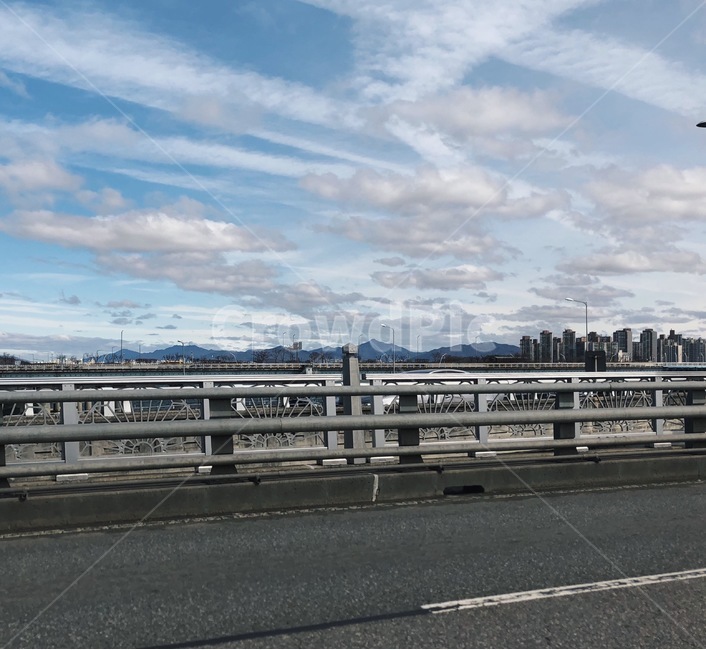 서울풍경,한강,다리,하늘,도시풍경,아파트,구름,City,View,River,Bridge,Cloud,도시,풍경,city,landscape,한국도시풍경,한국도시경관,korea cityscape,교통,교통수단,traffic,transportation,road,도로,freeway,고속 도로,highway,고속도로
