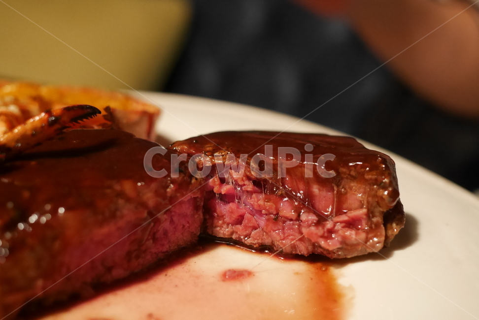 스테이크,고기요리,레스토랑메뉴,미디움레어,안심스테이크,음식,식재료,요리,food,cook,meal,dishes,food reserves,육류,고기,meat,양식,서양음식,서양요리,western food,western dishes,western meal,western cook