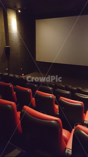 영화관,극장,어두운,혼자,조조영화,상영전,빈좌석,빈자리