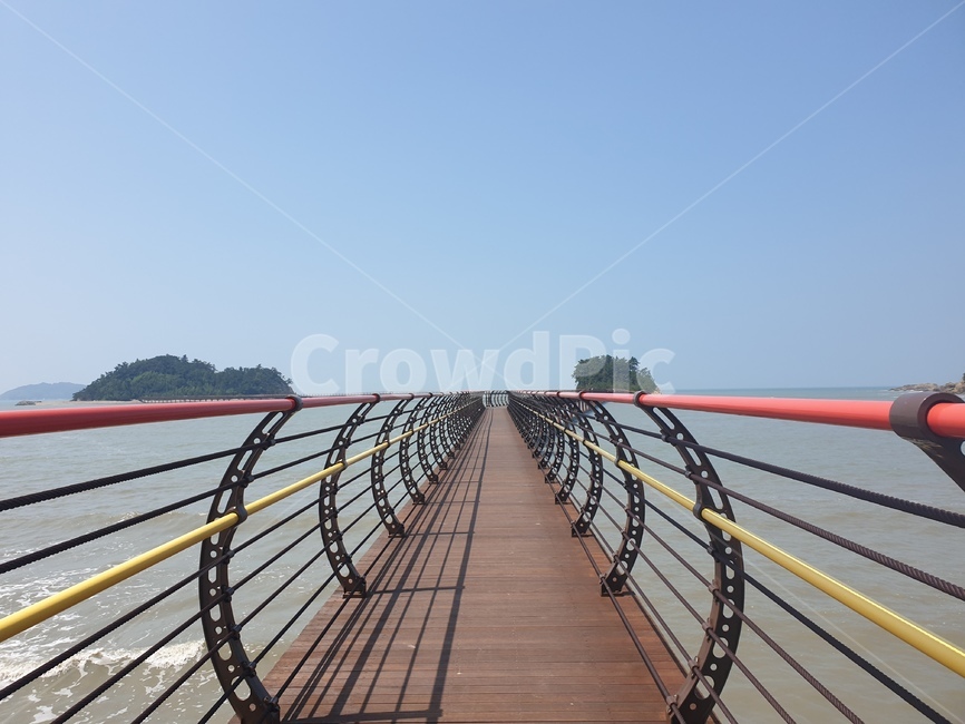 water,pier,교각,물,waterfront,port,포트,dock,워터프론트,독