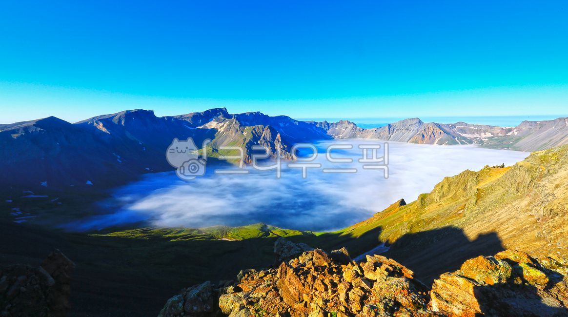 mountainrange,Spa,Baekdu Mountain Heaven and Earth,North Korea,cloud,caldera,healing,superb view,water fog,mountain,Changbai Mountain,dormant volcano,sight,Remaining snow,secret place,Fog,sky,spa,mountain range,Attractions,water,morning,panorama,limewater