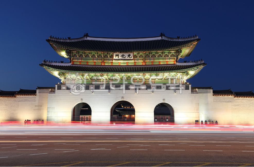 광화문,야경,경복궁,도로,궤적,교통,도시,도심,아스팔트,바닥,공간,배경,백그라운드,문화재,역사,정문,정면,명소,조명,불빛,하늘,풍경,서울,한국