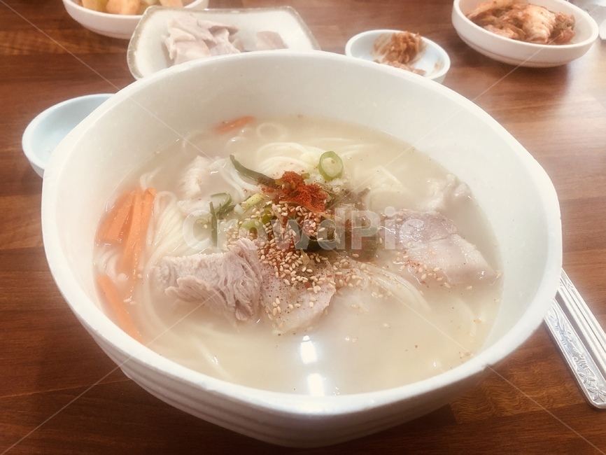 요리,meal,식사,food,식품,국수,고기국수