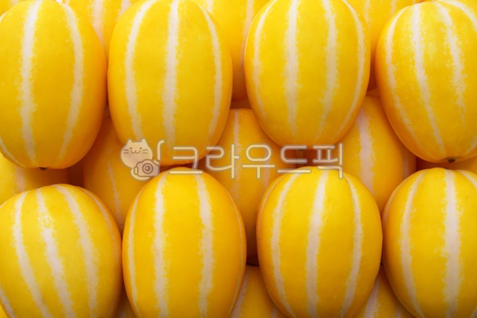 pretty,Fruit,summer fruit,fruit,Summer Photo Contest,yellow,Agricultural products,delicious,summer food,food,ingredients,yellow melon,melon,sweet,organic