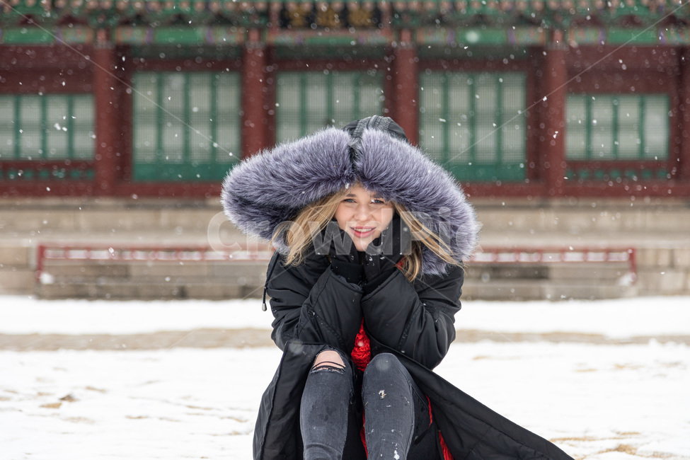 겨울,여성,눈,사람,인물,인간,계절,휴식,winter,snow,season,female,human,apparel,의복,clothing,의류,감성사진,사람,인물,인간,human,person,여성,여자,woman,female,lady
