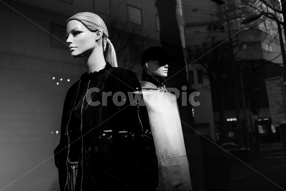 패션,마네킹,흑백,대립,어두움,패션스타일,의상,fashion,style,흑백,모노톤,monochrome,black and white