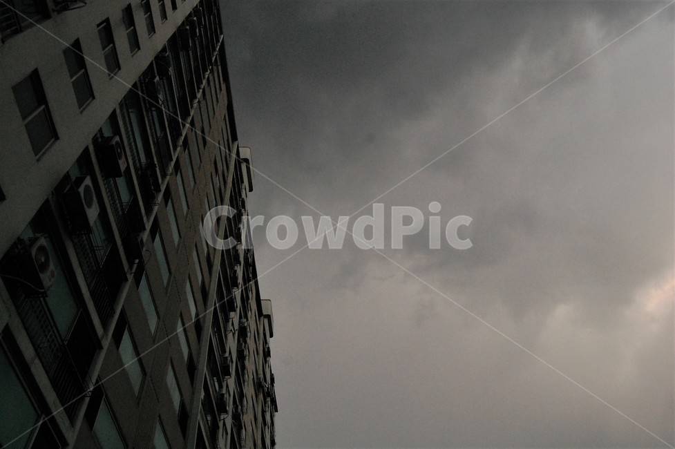 한국,building,건물,아파트,날씨,먹구름,비구름,건축물,건물외관,exterior,building,structure,architecture,construction