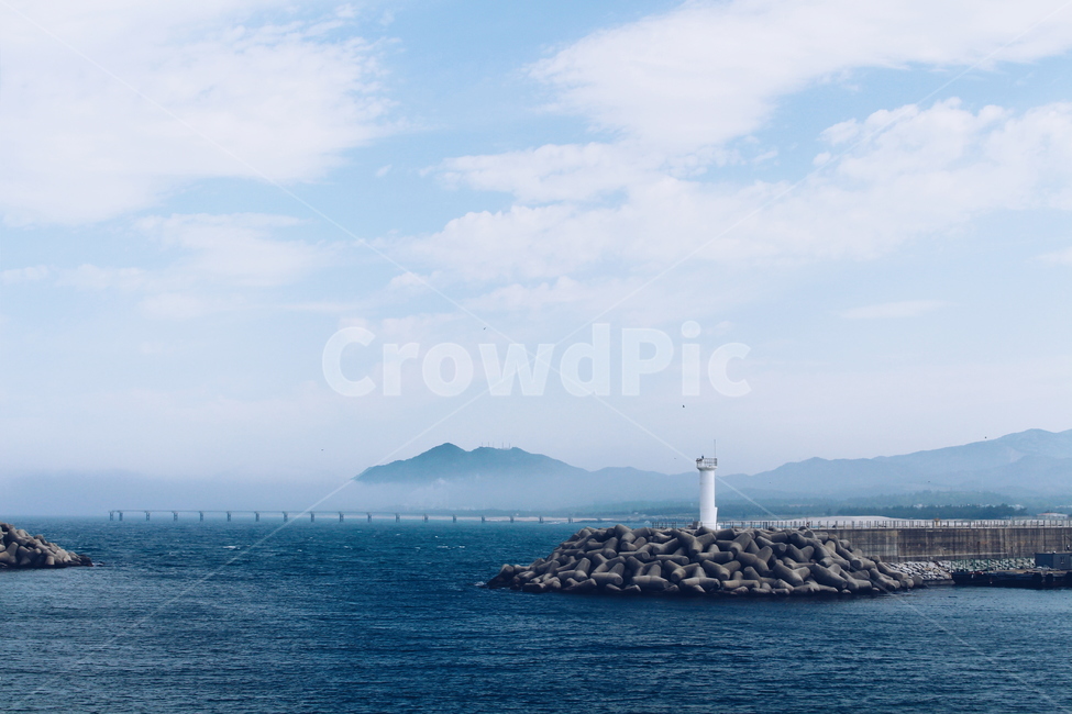 바다,등대,해변,outdoors,강릉,하늘,sea,동해안,등대,lighthouse,nature,자연,land,땅,옥외,water,물,shoreline,해안선,ocean,대양