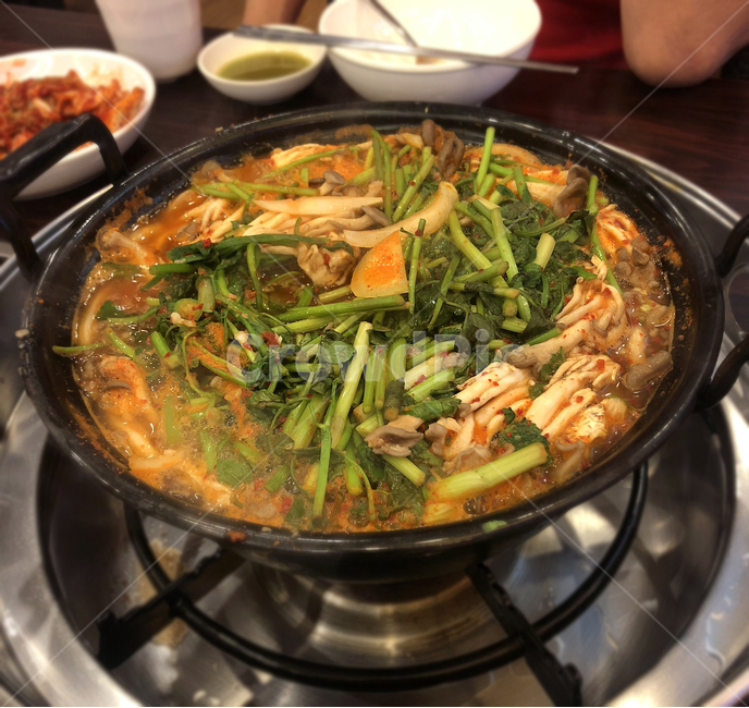 샤브샤브,버섯샤브샤브,매운샤브샤브,매운탕,버섯탕,미나리,버섯,음식,food,dish,요리,식사,stew,스튜