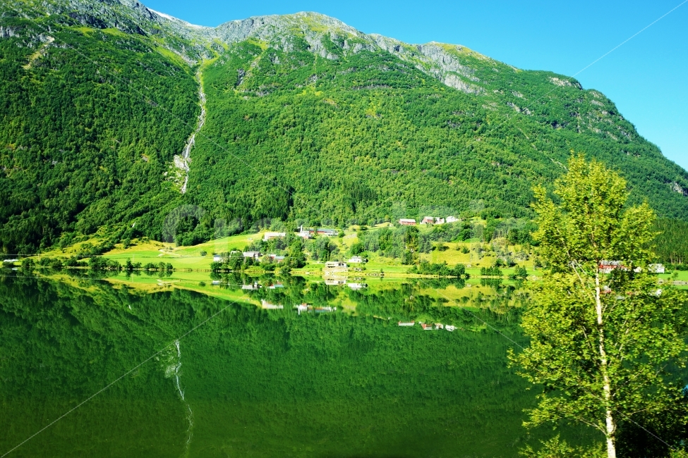 산,마을,강,데칼코마니,초록,해외풍경,노르웨이,자연,풍경,nature,landscape,시골,마을,country,rural,town,해외,외국,세계,foreign,oversea,world,세계자연풍경,해외자연풍경,외국자연풍경,world nature landscape,outdoors,옥외,scenery,mountain