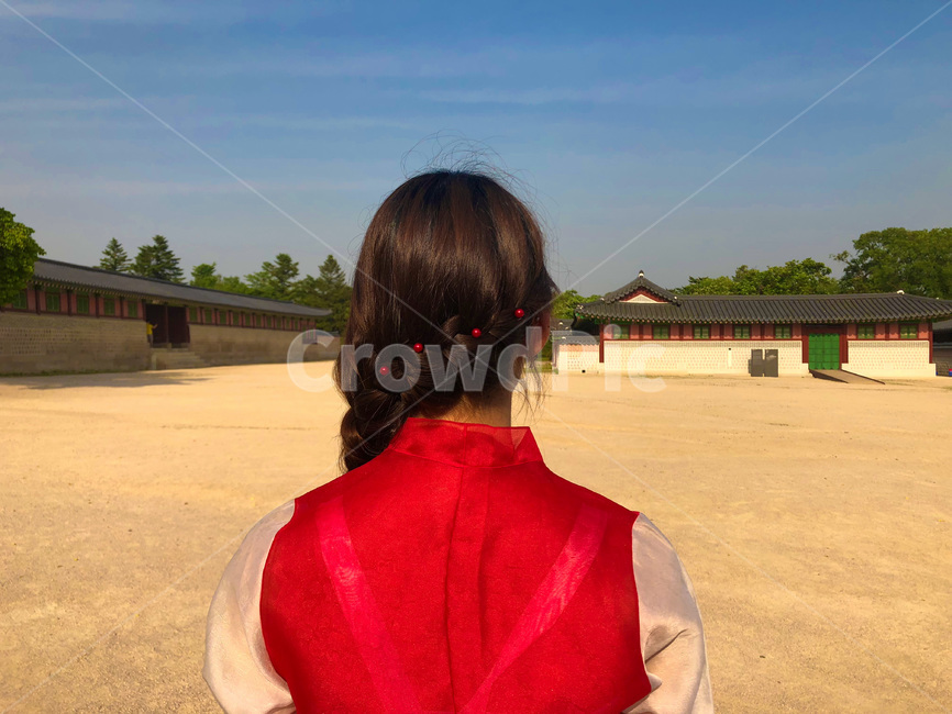 뒷모습,광화문,한복,한복머리,빨간한복,사람,인물,인간,human,person,여성,여자,woman,female,lady