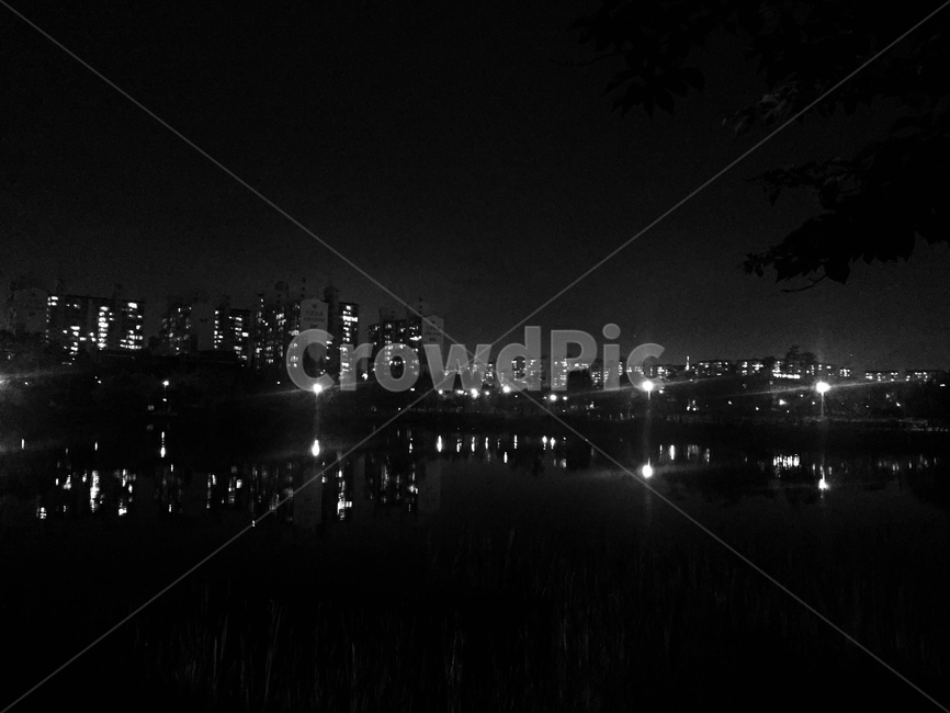 어둔밤,어둔밤,고담시,고담,산책,밤산책,마실,야경,밤,풍경,nightscape,night,landscape,도시,city,흑백,모노톤,monochrome,black and white,nature,자연,outdoors,옥외