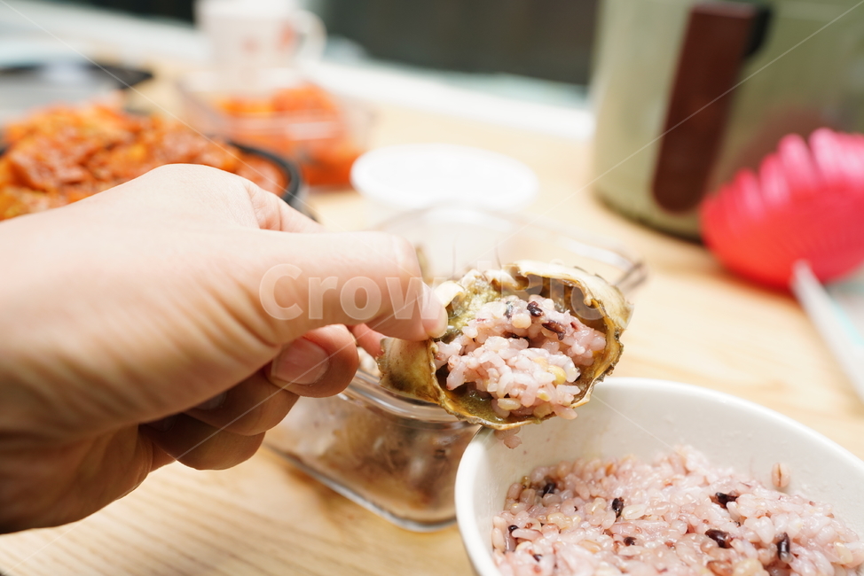 게장,밥도둑,한식,게,크랩,먹거리,음식,푸드,반찬,human,인간,person,사람,음식,식재료,요리,food,cook,meal,dishes,food reserves,한식,한국음식,한국요리,korean food,korean dishes,korean meal,korean cook