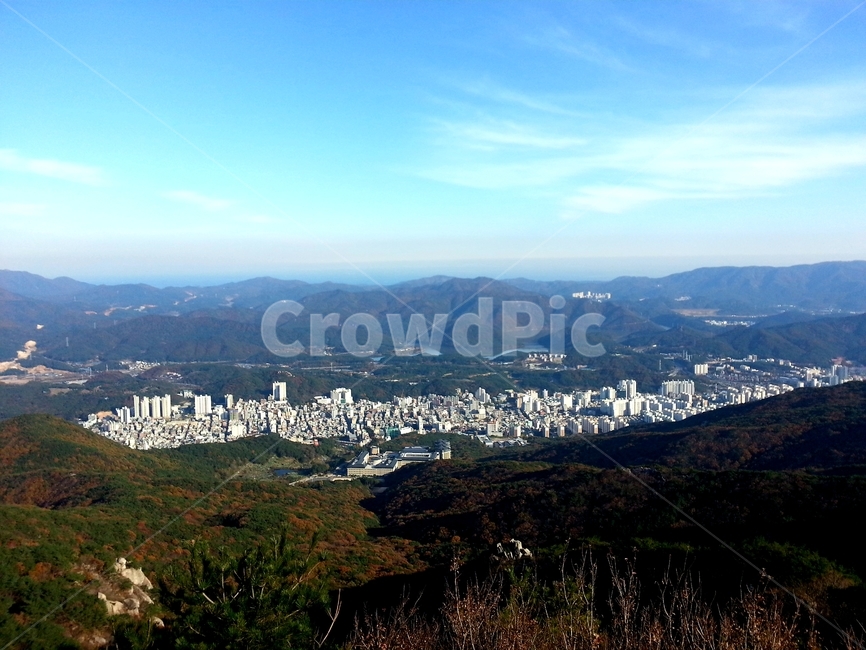 하늘,산,sky,가을,풍경,금정산,도시,부산,푸른,맑음,한국,대한민국,나무,단풍,등산,구름,햇살,mountain,scenery,fall,autumn,city,busan,blue,clean,clear,korea,tree,maple,mountainclimbing,cloud,sunny