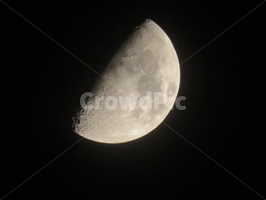 반달,달,저녁,하늘,달모양,야경,밤,풍경,nightscape,night,landscape,outer space,대기권 밖,outdoors,옥외,universe,우주,astronomy,천문학,nature,자연,moon