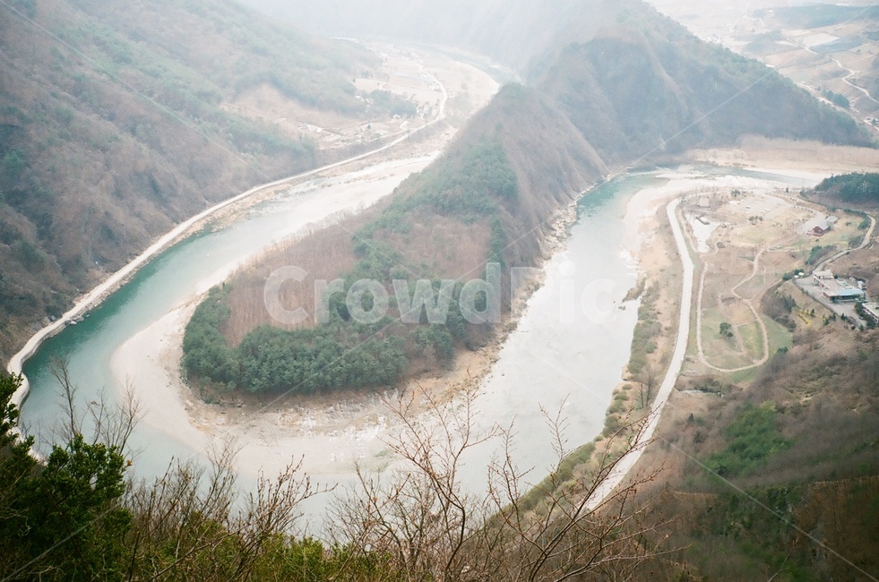 강,산,길,변방치,한반도지형,감입곡류하천,강물,강원도,river,mountin,nature,자연,풍경,자연,풍경,nature,landscape,한국자연풍경,한국자연경관,korea nature landscape,outdoors,옥외,경치,scenery,aerial view,조감도